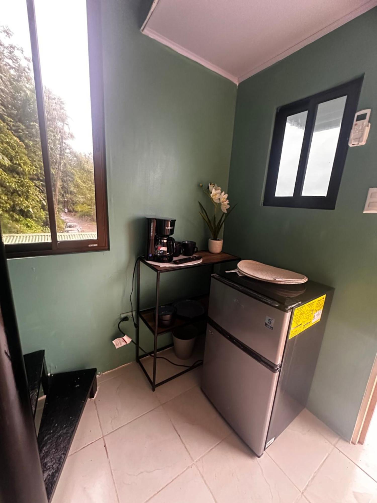 The Jungle Container Bed & Breakfast เกโปส ภายนอก รูปภาพ